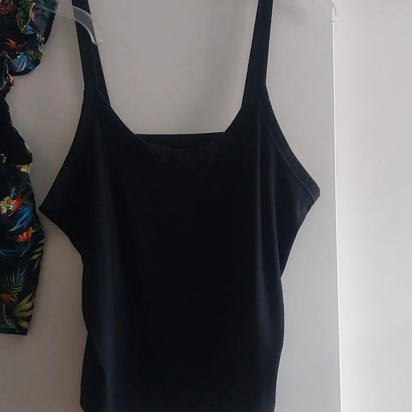 Women's 2pc Tank top bundle 2X black/ Multicolored Summer Cropped Casual - Picture 7 of 11
